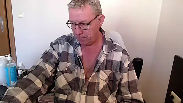 JamesBauer online show from 10/19/25, 08:37