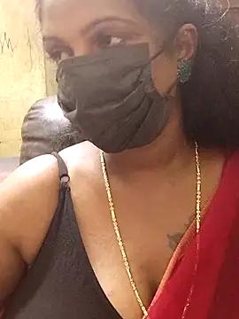 Snapshot of poojaa-rani chatting on 09/29/25, 04:01 poojaa-rani online show from 09/29/25, 04:01