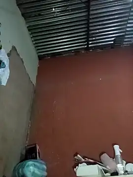 Snapshot of 317894 chatting on 10/31/25, 11:11 317894 online show from 10/31/25, 11:11