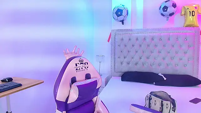 Lia adamsss online show from 07/10/26, 03:00