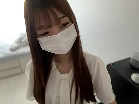 Snapshot of yunayuna_1231 chatting on 11/02/25, 11:18 yunayuna 1231 online show from 11/02/25, 11:18