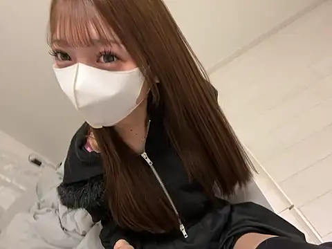 Snapshot of yunayuna_1231 chatting on 11/12/25, 03:12 yunayuna 1231 online show from 11/12/25, 03:12