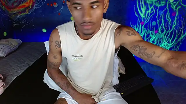 Snapshot of josua_smith chatting on 12/01/25, 12:48 josua smith online show from 12/01/25, 12:48