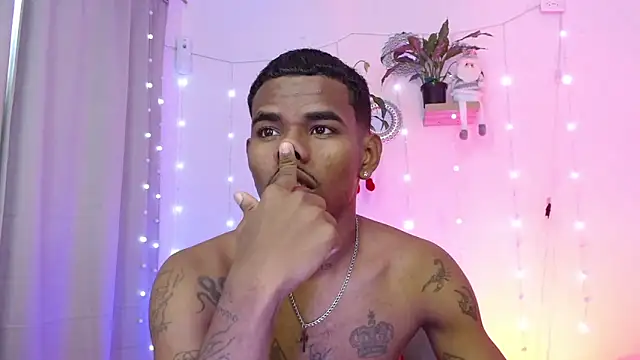 Snapshot of josua_smith chatting on 12/14/25, 06:23 josua smith online show from 12/14/25, 06:23