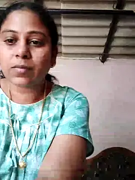 Snapshot of JENNIFERtamil chatting on 12/23/25, 07:39 JENNIFERtamil online show from 12/23/25, 07:39