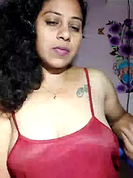 Snapshot of JENNIFERtamil chatting on 02/19/26, 09:22 JENNIFERtamil online show from 02/19/26, 09:22