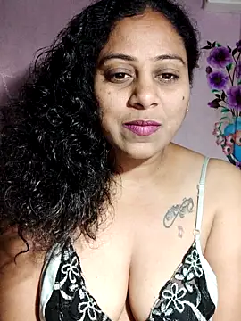 Snapshot of JENNIFERtamil chatting on 03/29/26, 07:14 JENNIFERtamil online show from 03/29/26, 07:14