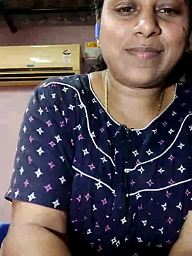 Snapshot of JENNIFERtamil chatting on 05/19/26, 07:37 JENNIFERtamil online show from 05/19/26, 07:37