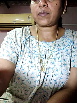 Snapshot of JENNIFERtamil chatting on 05/21/26, 01:18 JENNIFERtamil online show from 05/21/26, 01:18