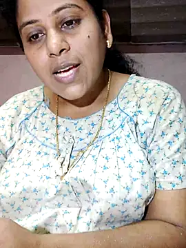 Snapshot of JENNIFERtamil chatting on 05/22/26, 08:10 JENNIFERtamil online show from 05/22/26, 08:10