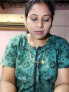 Snapshot of JENNIFERtamil chatting on 05/25/26, 07:47 JENNIFERtamil online show from 05/25/26, 07:47