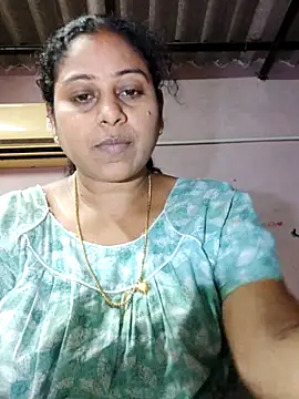 Snapshot of JENNIFERtamil chatting on 05/27/26, 07:27 JENNIFERtamil online show from 05/27/26, 07:27