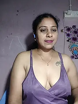 Snapshot of JENNIFERtamil chatting on 06/05/26, 08:36 JENNIFERtamil online show from 06/05/26, 08:36