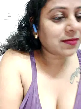 Snapshot of JENNIFERtamil chatting on 07/25/26, 06:49 JENNIFERtamil online show from 07/25/26, 06:49
