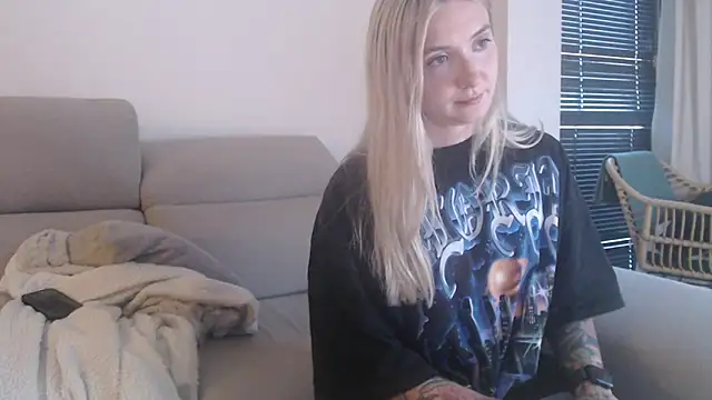 tattoobbgirl online show from 11/08/25, 04:29