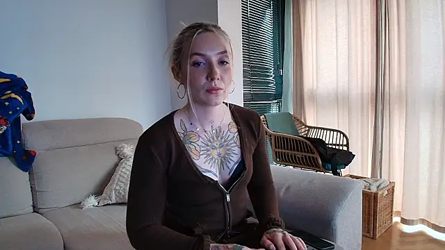 Snapshot of tattoobbgirl chatting on 03/04/26, 05:30 tattoobbgirl online show from 03/04/26, 05:30