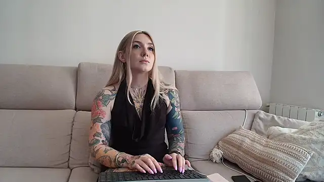 tattoobbgirl online show from 07/28/26, 02:24