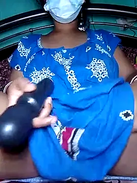 Sonajimo121994 online show from 10/06/25, 11:46