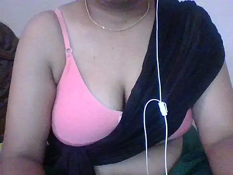 Snapshot of snehashreyatamil chatting on 10/03/25, 07:49 snehashreyatamil online show from 10/03/25, 07:49