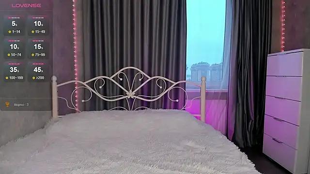 Snapshot of LilFlexxy chatting on 11/11/25, 12:49 LilFlexxy online show from 11/11/25, 12:49