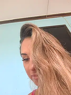 Snapshot of Brilliant-Splashes chatting on 10/21/25, 02:34 Brilliant-Splashes online show from 10/21/25, 02:34