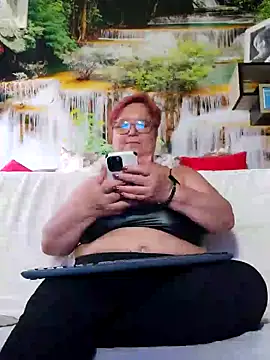 QueenPammy1 online show from 02/04/25, 11:49