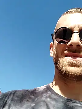 Snapshot of trainwithme chatting on 09/19/25, 07:54 trainwithme online show from 09/19/25, 07:54