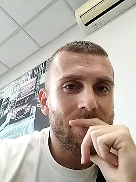 Snapshot of trainwithme chatting on 09/23/25, 05:54 trainwithme online show from 09/23/25, 05:54