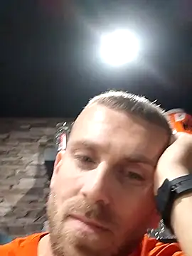 Snapshot of trainwithme chatting on 10/04/25, 02:37 trainwithme online show from 10/04/25, 02:37