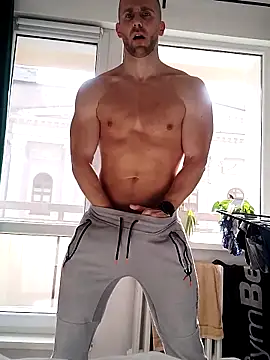 Snapshot of trainwithme chatting on 10/06/25, 08:23 trainwithme online show from 10/06/25, 08:23