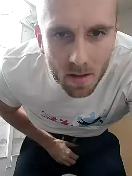 Snapshot of trainwithme chatting on 10/22/25, 11:10 trainwithme online show from 10/22/25, 11:10