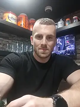 Snapshot of trainwithme chatting on 10/29/25, 12:18 trainwithme online show from 10/29/25, 12:18