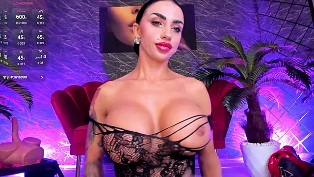 IzabelaTessa online show from 06/08/26, 07:47