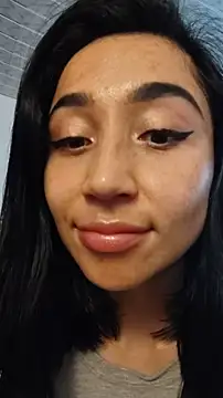 Snapshot of Elowyn chatting on 10/24/25, 06:15 Elowyn online show from 10/24/25, 06:15