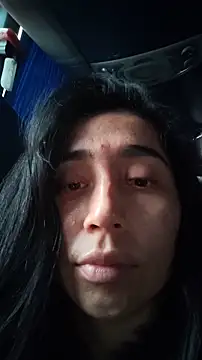 Snapshot of Elowyn chatting on 10/27/25, 05:06 Elowyn online show from 10/27/25, 05:06