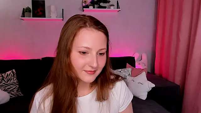 VelvetCherry  online show from 03/18/25, 12:25