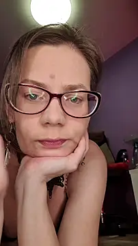 Snapshot of MilanaPure chatting on 11/14/25, 10:18 MilanaPure online show from 11/14/25, 10:18