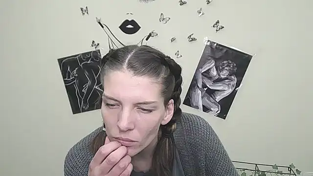 Snapshot of VanessaRey_ chatting on 03/19/25, 10:44 VanessaRey online show from 03/19/25, 10:44