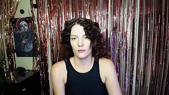 Snapshot of VanessaRey_ chatting on 10/06/25, 06:11 VanessaRey online show from 10/06/25, 06:11