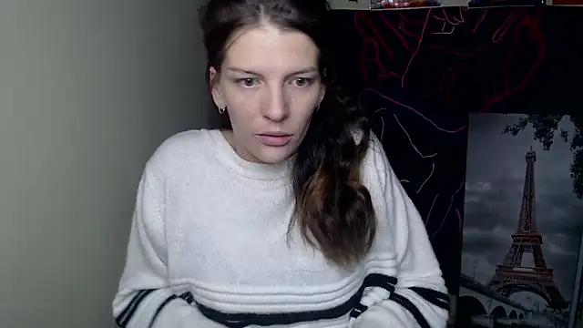 Snapshot of VanessaRey_ chatting on 10/10/25, 05:28 VanessaRey online show from 10/10/25, 05:28