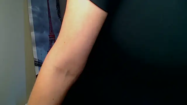 Snapshot of VanessaRey_ chatting on 10/18/25, 05:46 VanessaRey online show from 10/18/25, 05:46