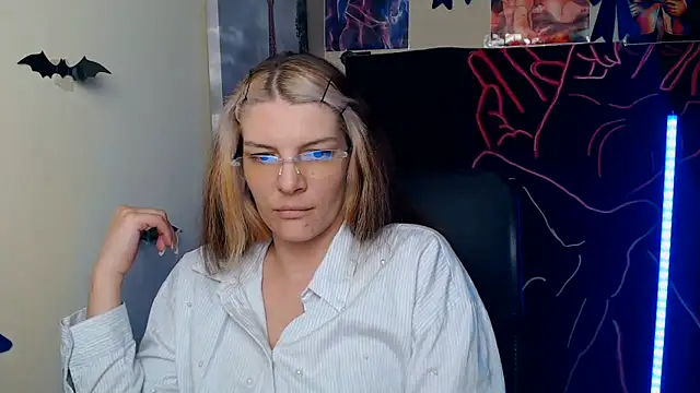 VanessaRey  online show from 06/04/26, 07:03