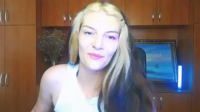 VanessaRey  online show from 06/14/26, 06:37