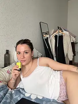 mollygirll online show from 09/29/25, 09:25