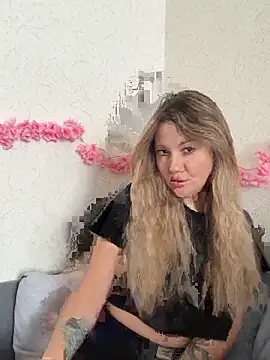 mollygirll online show from 10/06/25, 08:45