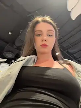 MilaBee online show from 07/25/26, 04:37