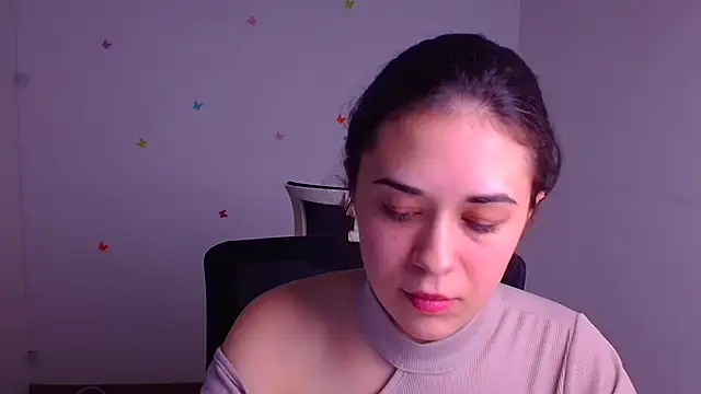 Yesenia nia online show from 03/22/25, 12:04