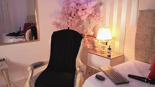 angelinarouse  online show from 05/22/26, 02:51