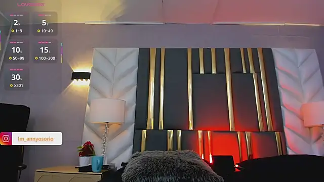 SaraJonness online show from 09/30/25, 12:54