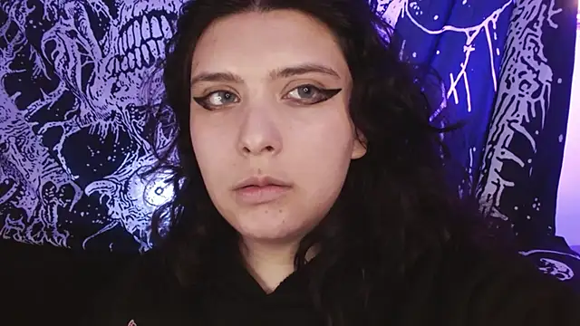 mikaskullcs online show from 10/07/25, 04:42